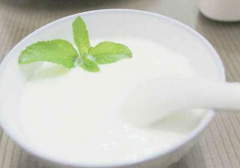 鲜牛奶可以做酸奶吗 怎么做